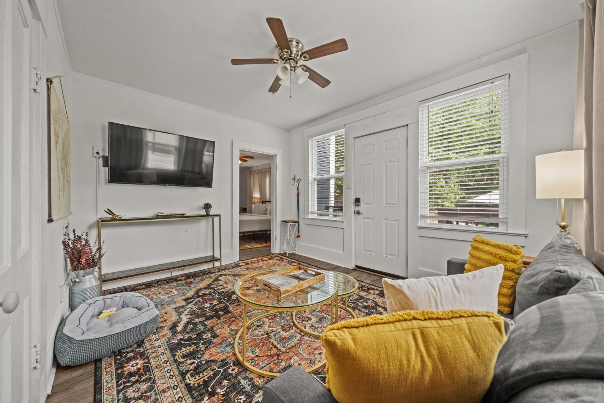 Cedar Blossom Bungalow Is A Cozy Getaway With A 5 Minute Walk To Downtown! Hot Springs Zewnętrze zdjęcie