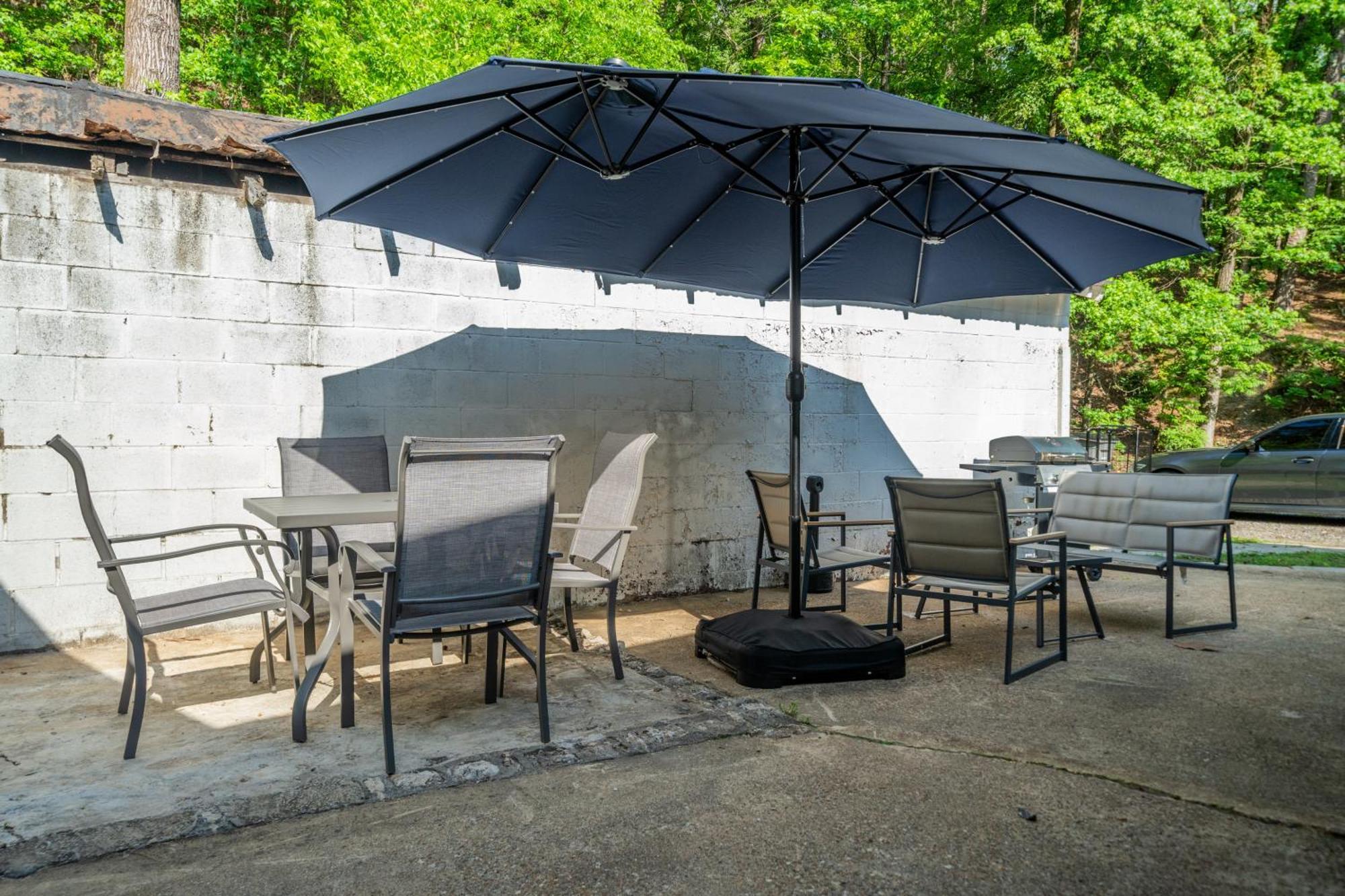 Cedar Blossom Bungalow Is A Cozy Getaway With A 5 Minute Walk To Downtown! Hot Springs Zewnętrze zdjęcie