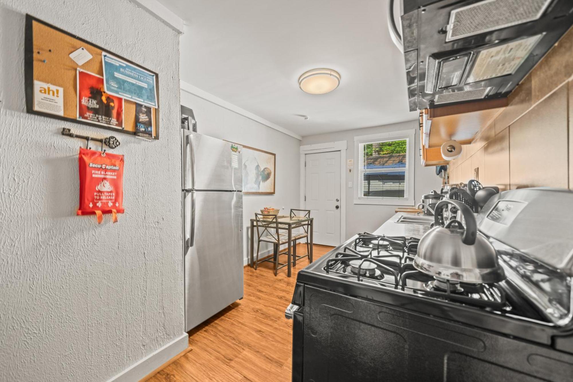 Cedar Blossom Bungalow Is A Cozy Getaway With A 5 Minute Walk To Downtown! Hot Springs Zewnętrze zdjęcie